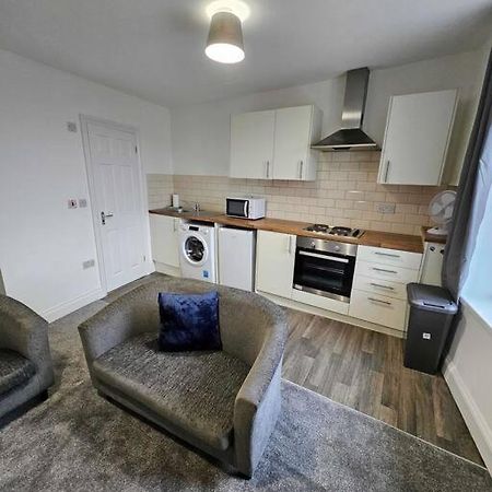 Fully Equipped Kitchen, Double Room Neath Eksteriør bilde