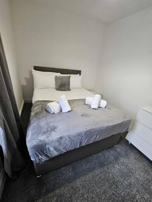 Fully Equipped Kitchen, Double Room Neath Eksteriør bilde